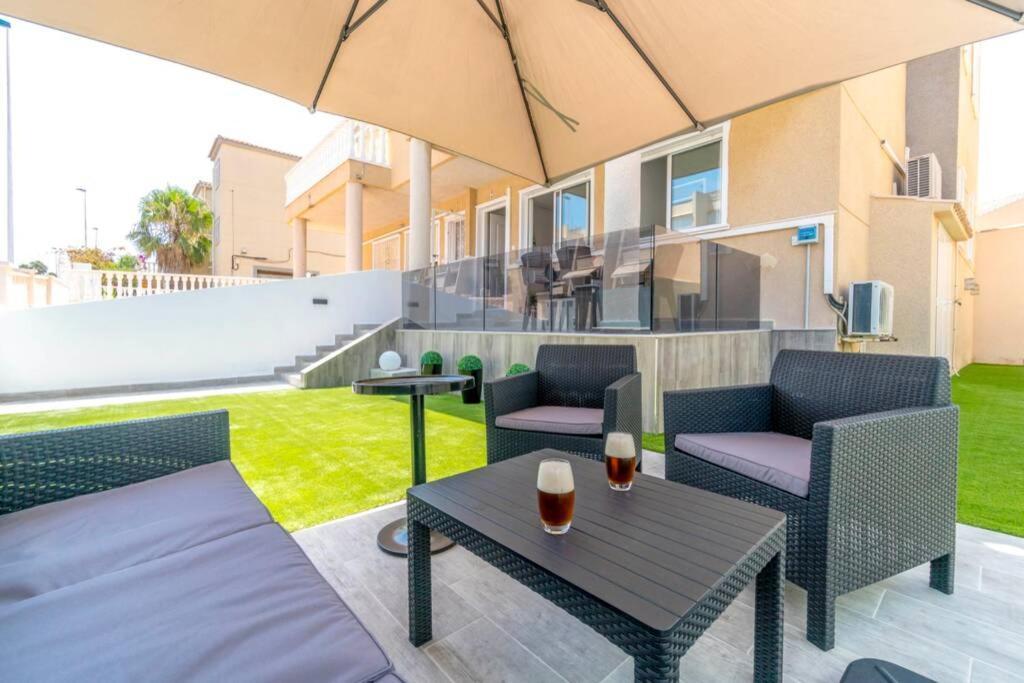 Villa-Capricho Playa - Zeus Torrevieja Bagian luar foto